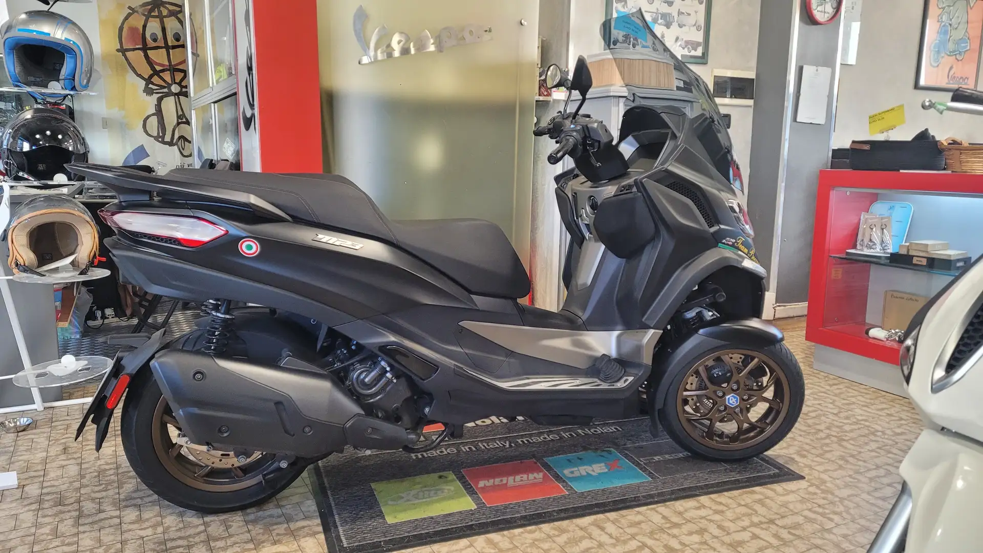 Piaggio MP3 530 Exclusive Sport Nero - 1