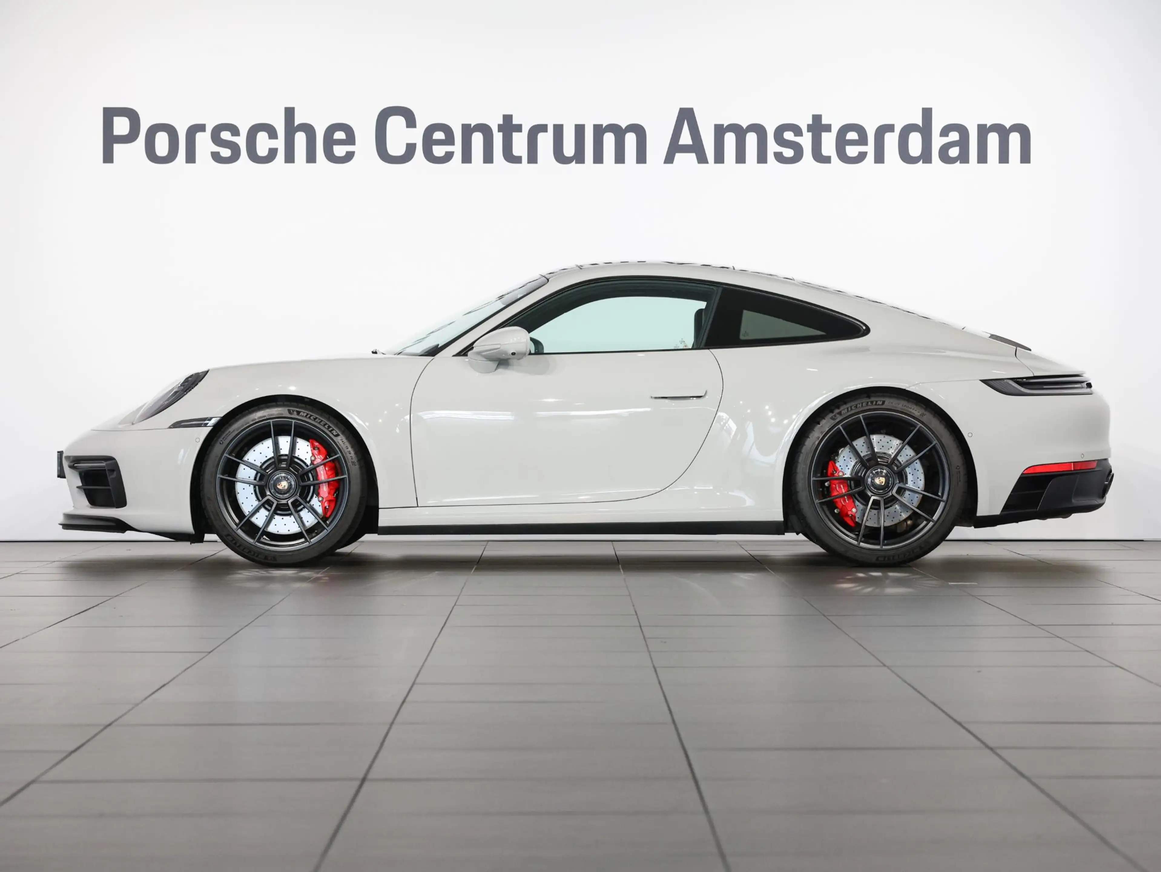 Porsche 992 Carrera GTS — photo 2