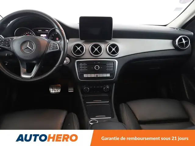 Mercedes-Benz Gla view 12