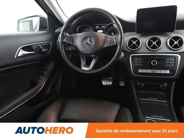 Mercedes-Benz Gla view 13