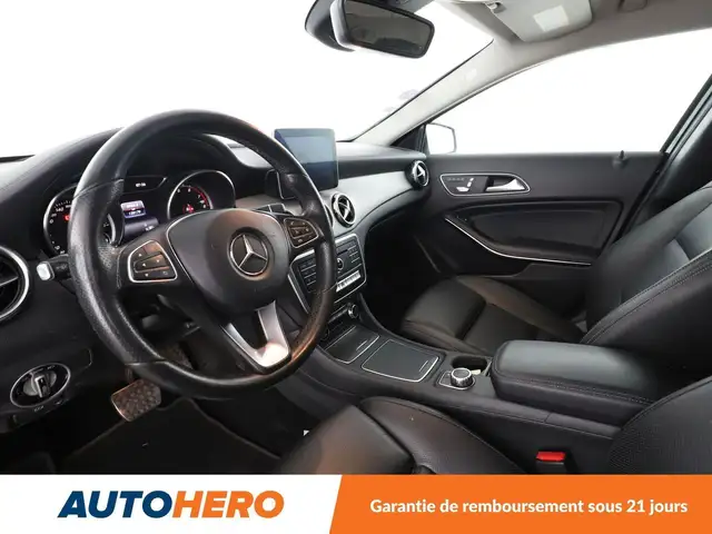 Mercedes-Benz Gla view 11