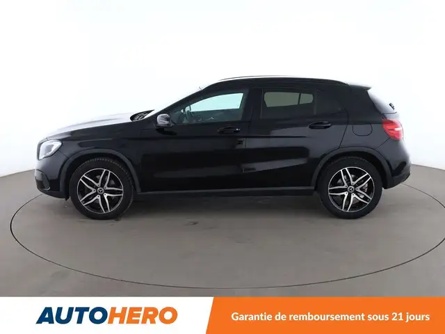 Mercedes-Benz Gla view 3