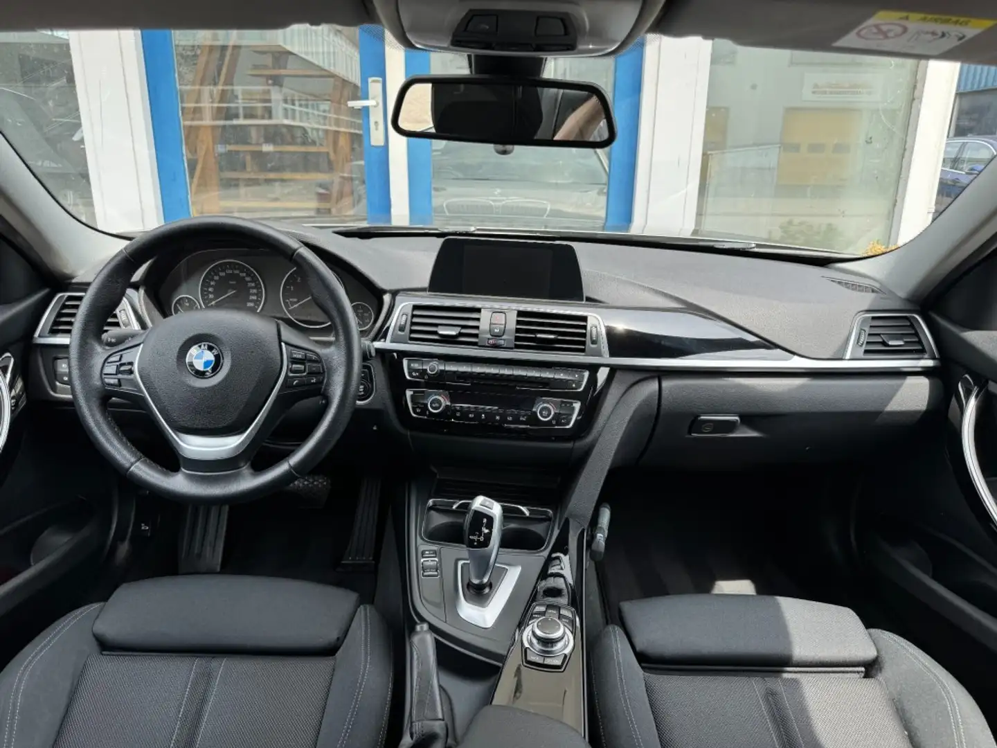 BMW 318 318i Centennial Executive I Navigatie I Sportstoel Gris - 2