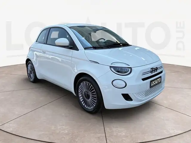 Fiat 500 view 3