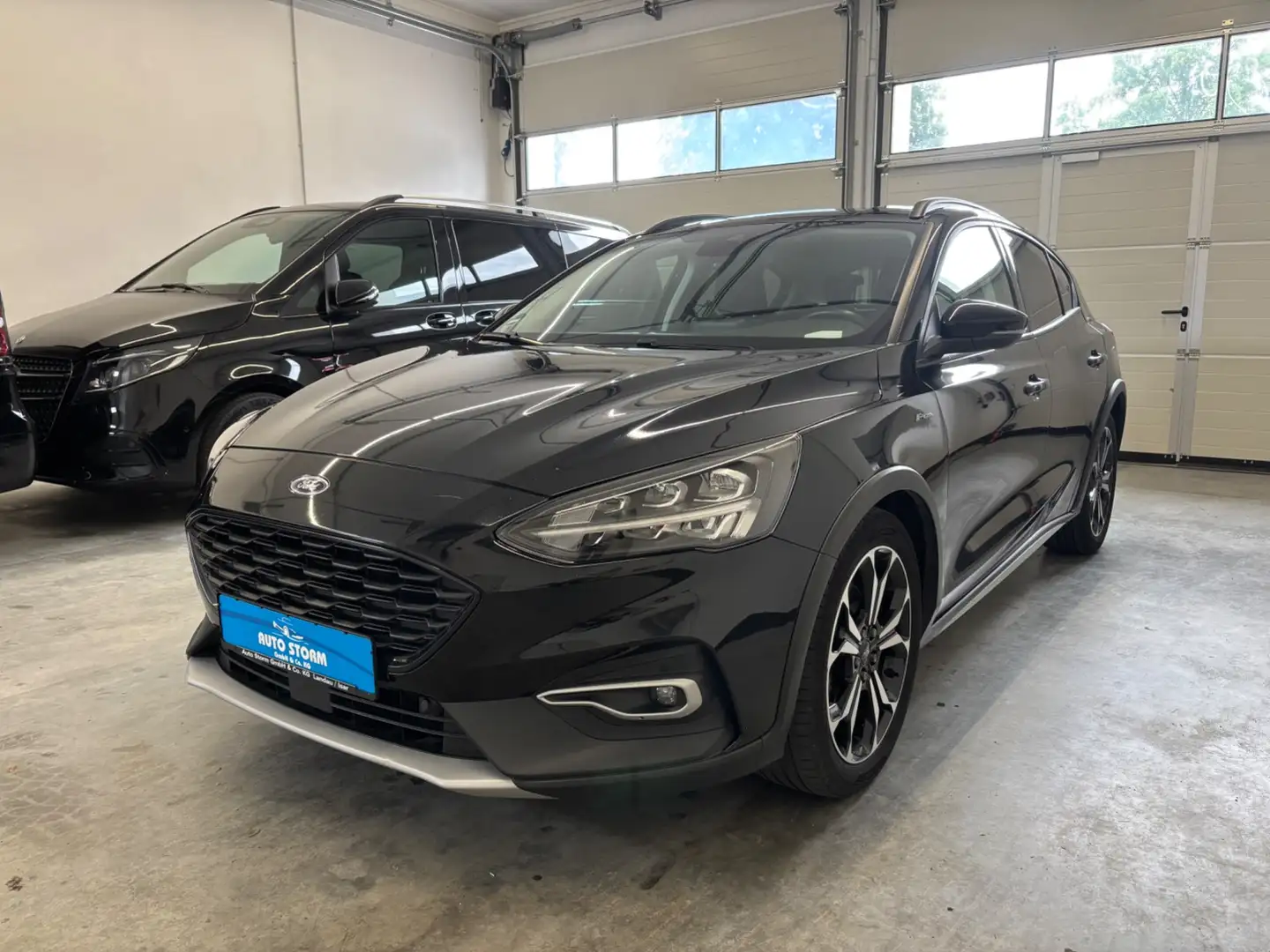 Ford Focus 1.0 EcoBoost Active X *1-Hand *NAVI *LED *Tempo Schwarz - 1