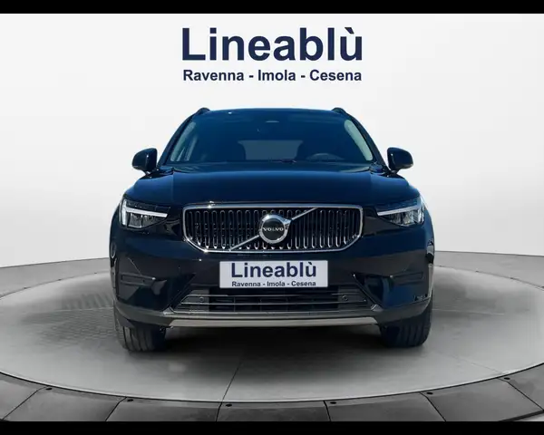 Volvo XC40 view 8