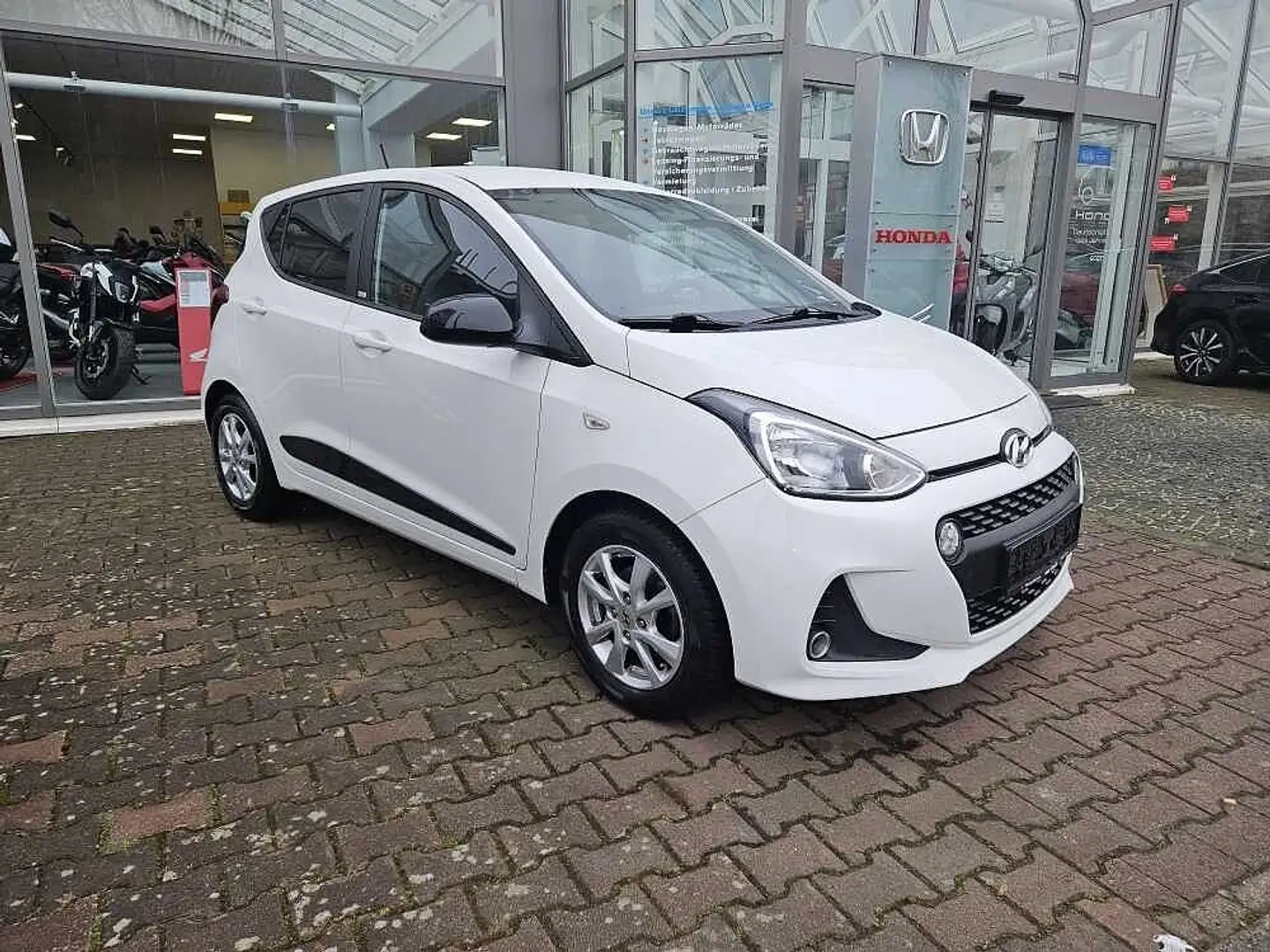 Hyundai i10 1.0 Passion Plus Weiß - 2