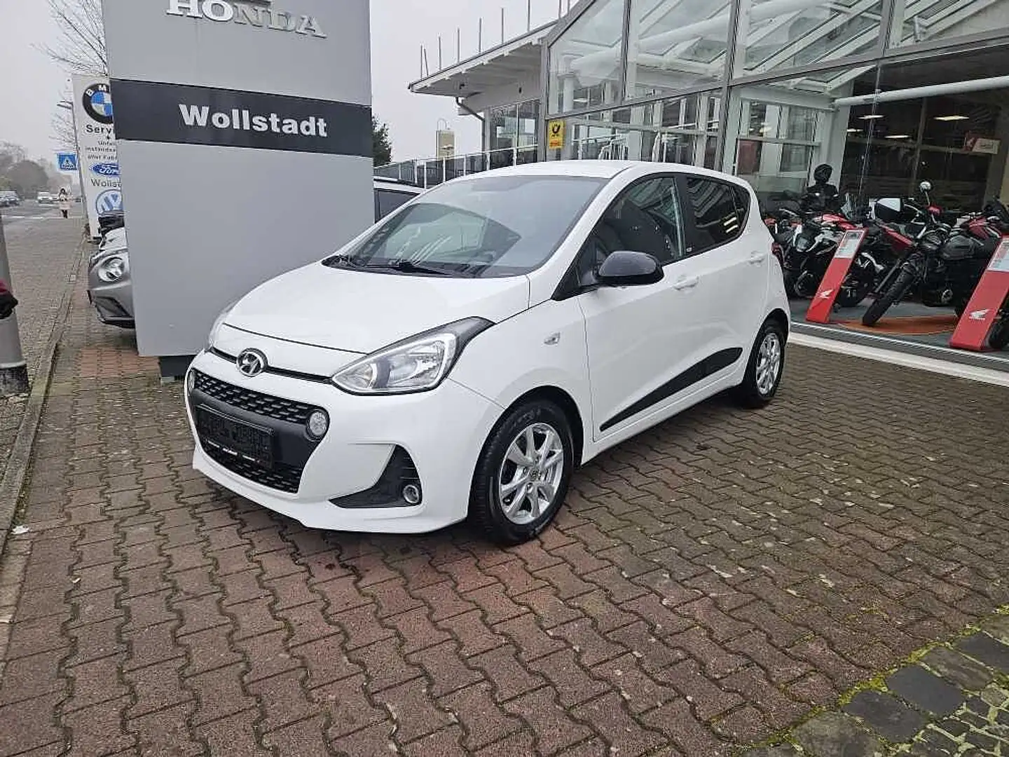 Hyundai i10 1.0 Passion Plus Weiß - 1