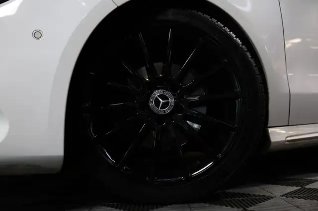 Mercedes-Benz Cla view 4