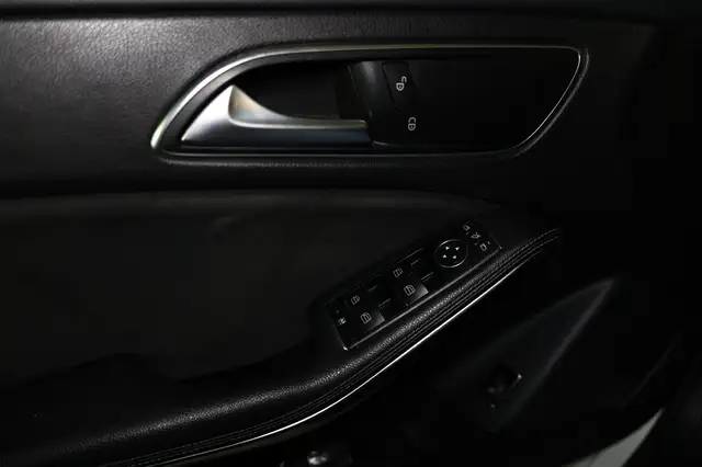 Mercedes-Benz Cla view 17