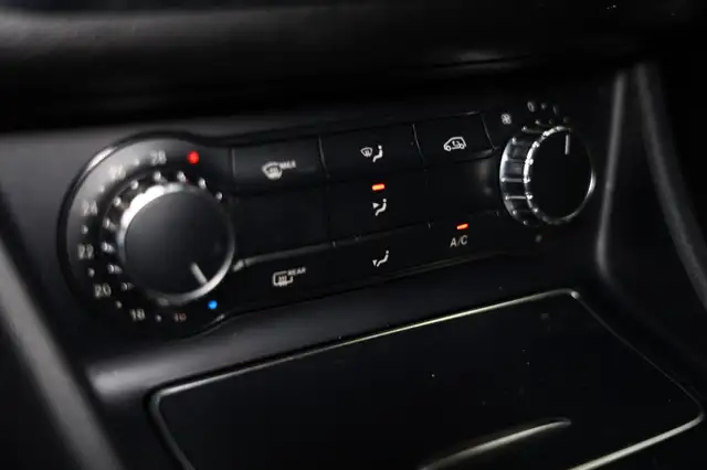 Mercedes-Benz Cla view 28