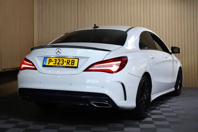 Mercedes-Benz Cla view 3