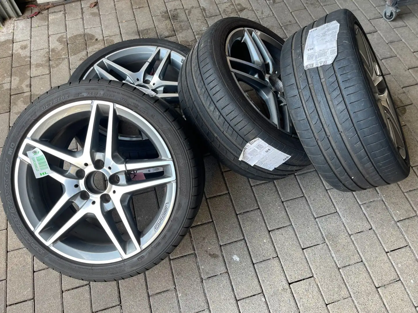 Mercedes-Benz E 250 Cabrio AMG Leder LED Navi Kamera 18 Zoll Grau - 2