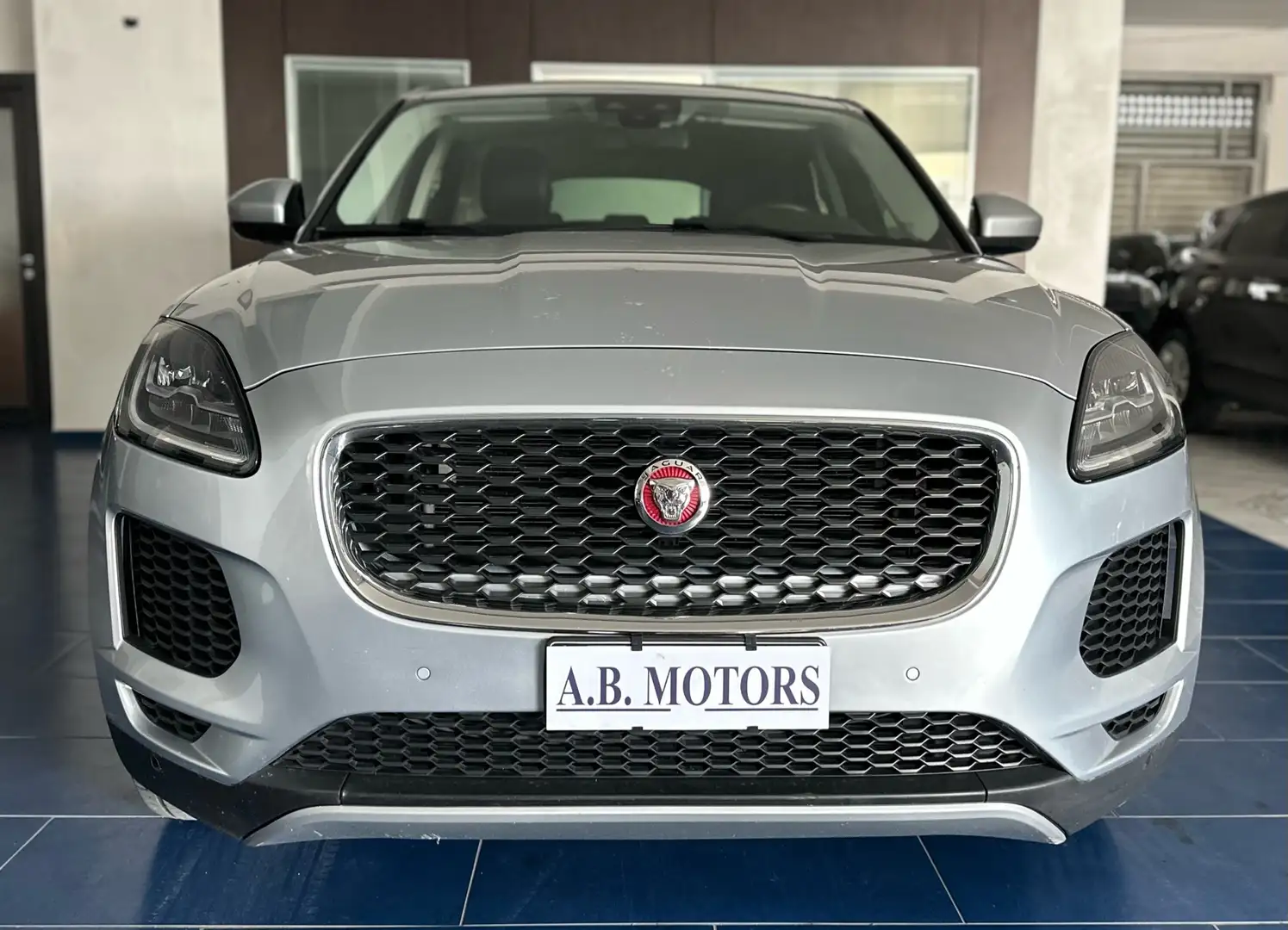 Jaguar E-Pace E-Pace 2.0d i4 R-Dynamic S awd 180cv auto my19 Argento - 2