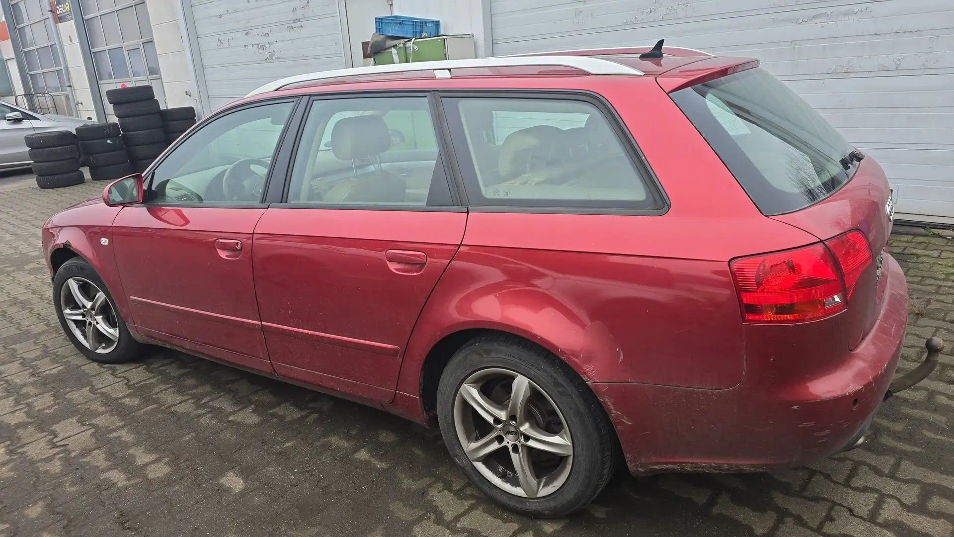 Audi A4 Avant 2.7 TDI DPF Rouge - 2