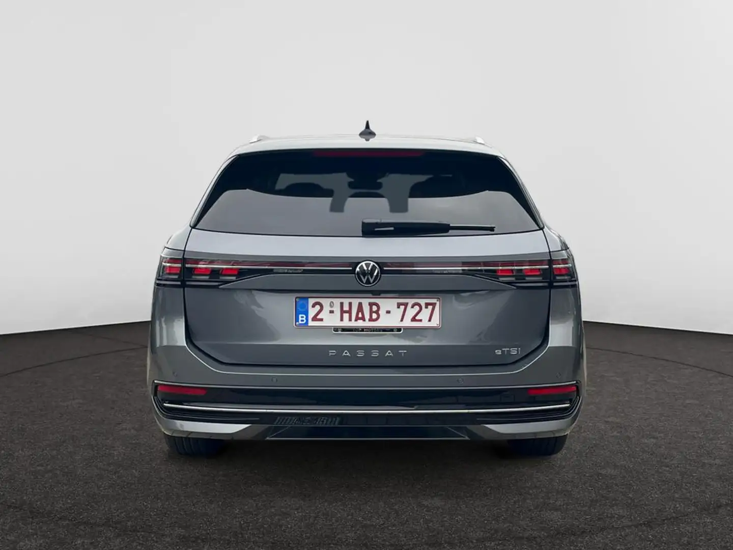 Volkswagen Passat Variant Passat Elegance Business Premium 1.5 eTSI  110 kW (150 pk) 7 versnellingen DSG DEMO Gris - 2