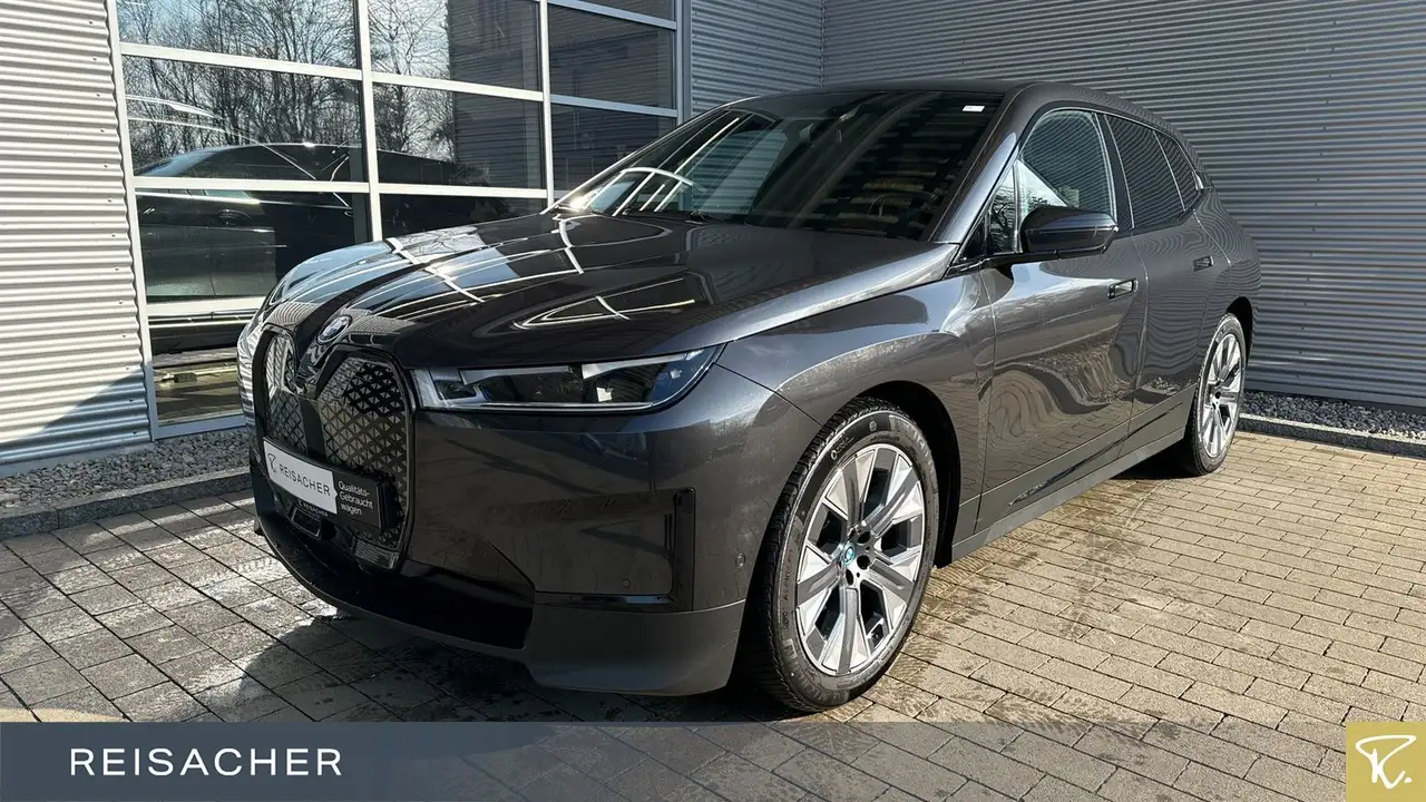 BMW iX