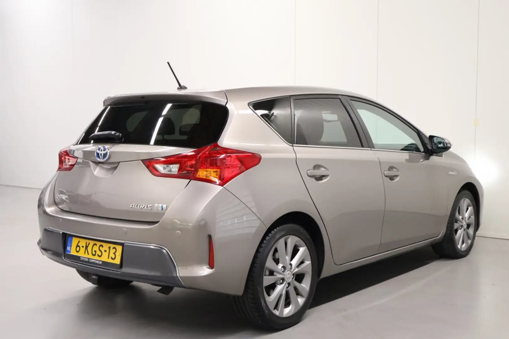 Toyota Auris 1.8 Hybrid Lease Pro Marrón - 2