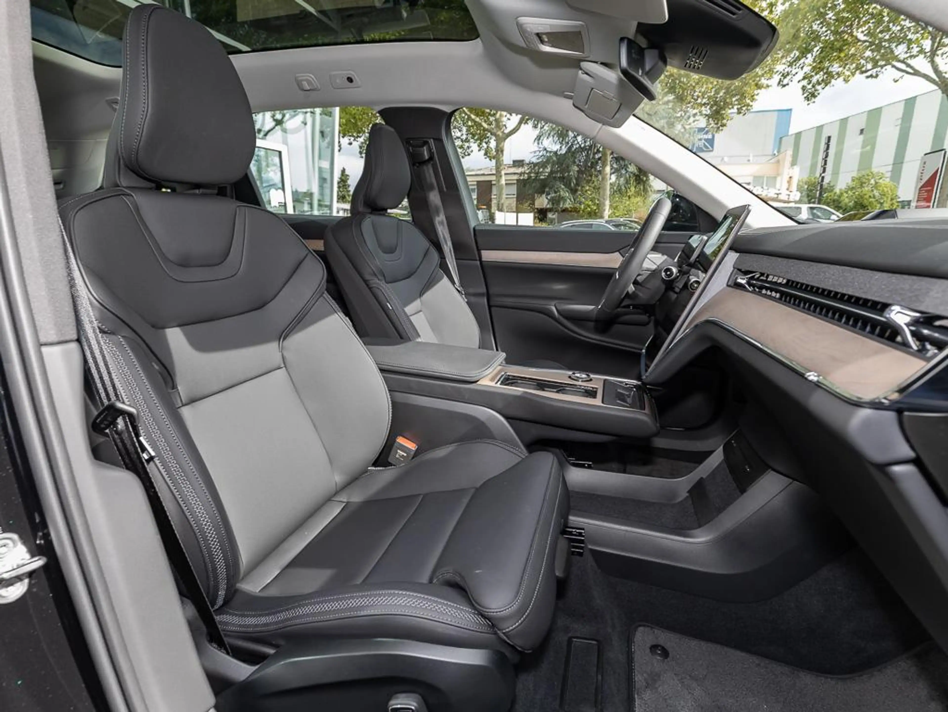 Volvo EX90 Plus Pure Electric 2WD 6-Sitzer — photo 12