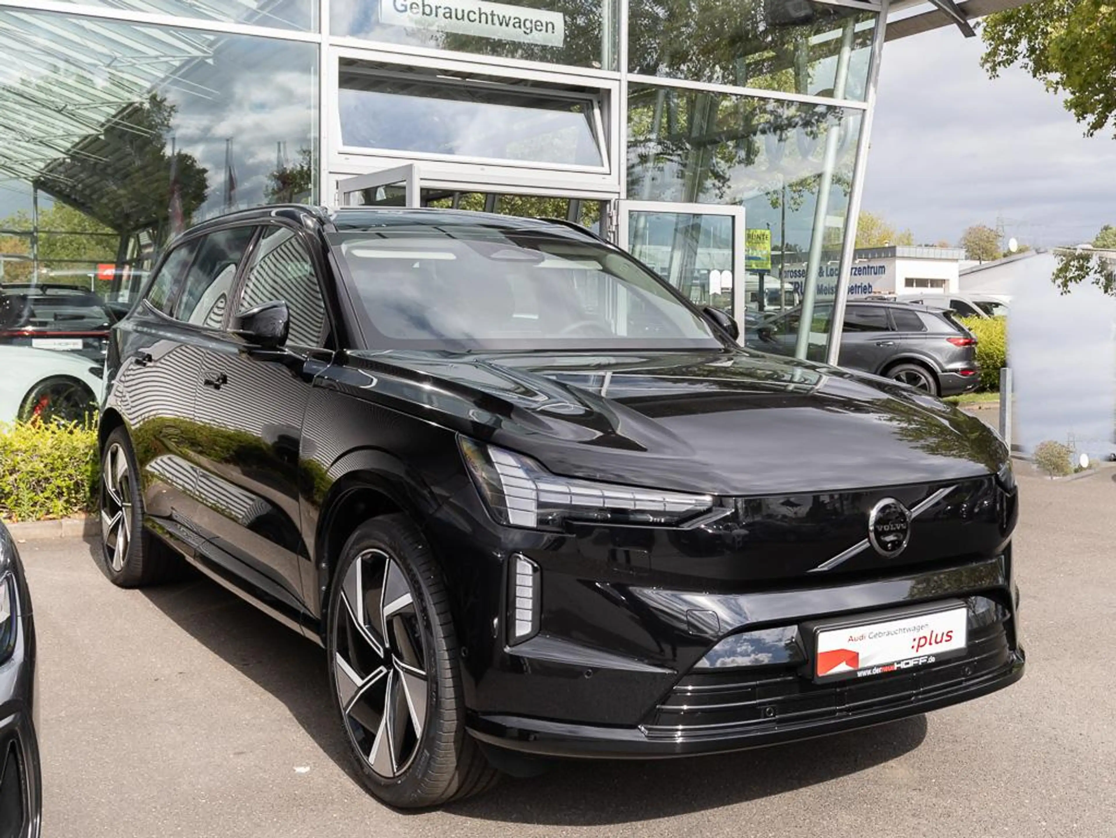 Volvo EX90 Plus Pure Electric 2WD 6-Sitzer — photo 3