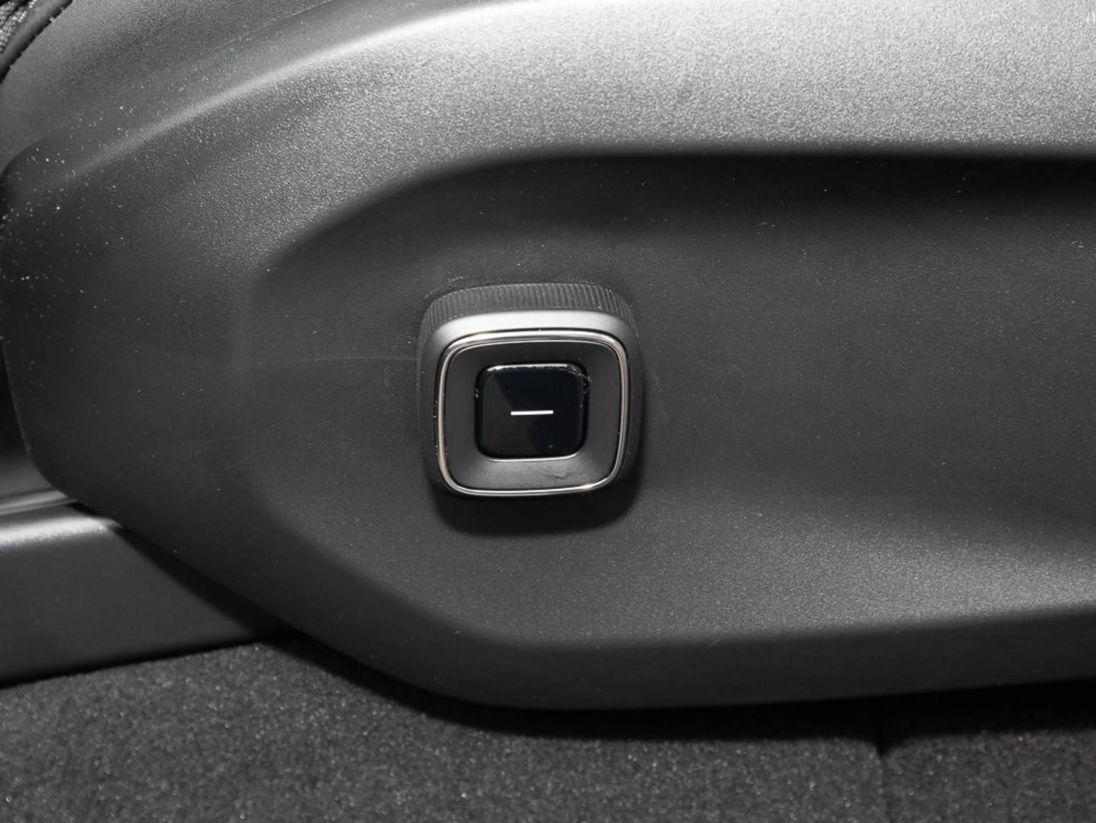 Volvo EX90 Plus Pure Electric 2WD 6-Sitzer — photo 13