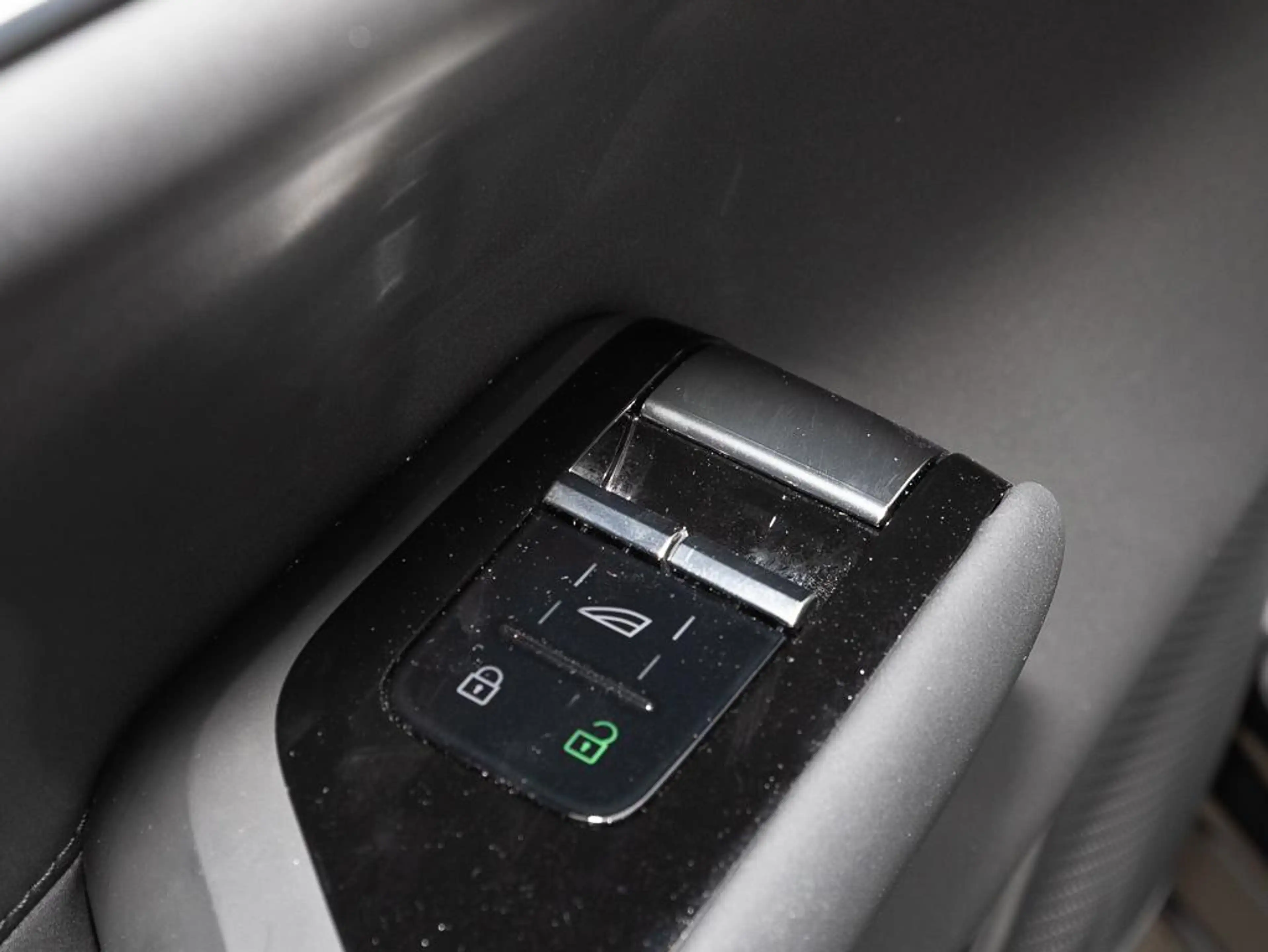 Volvo EX90 Plus Pure Electric 2WD 6-Sitzer — photo 5
