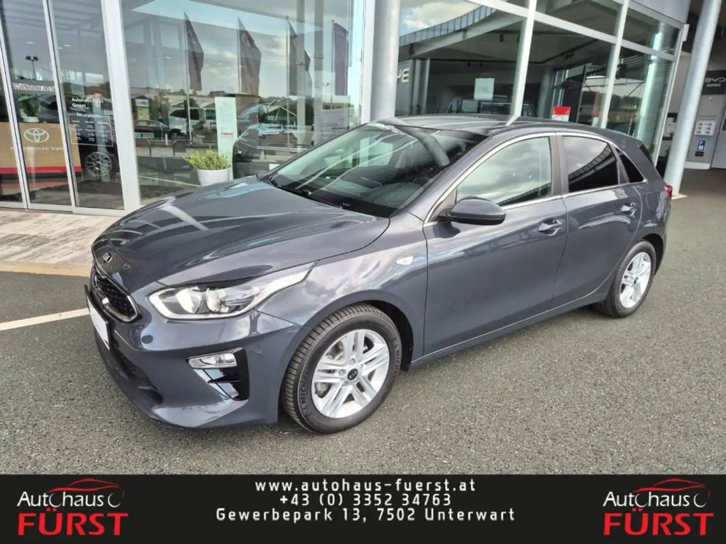 Kia Ceed / cee'd Ceed 1,4 TGDI ISG Silber DCT *AHV*8-Fach* Grau - 1