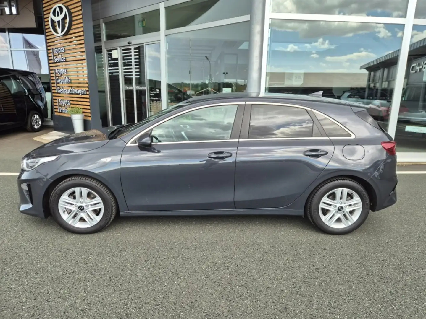 Kia Ceed / cee'd Ceed 1,4 TGDI ISG Silber DCT *AHV*8-Fach* Grau - 2