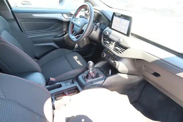 Ford Focus view 10