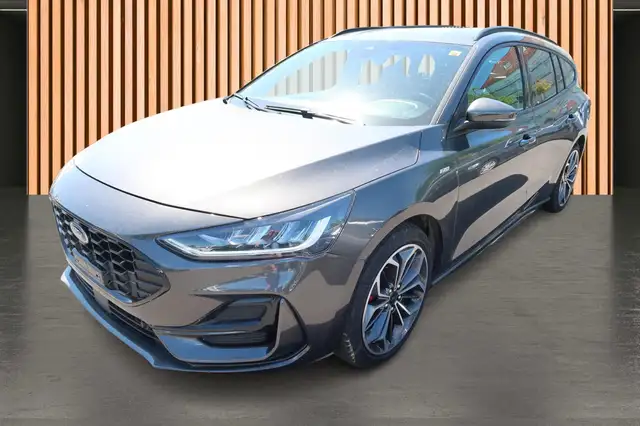 Ford Focus view 2