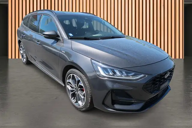 Ford Focus view 11