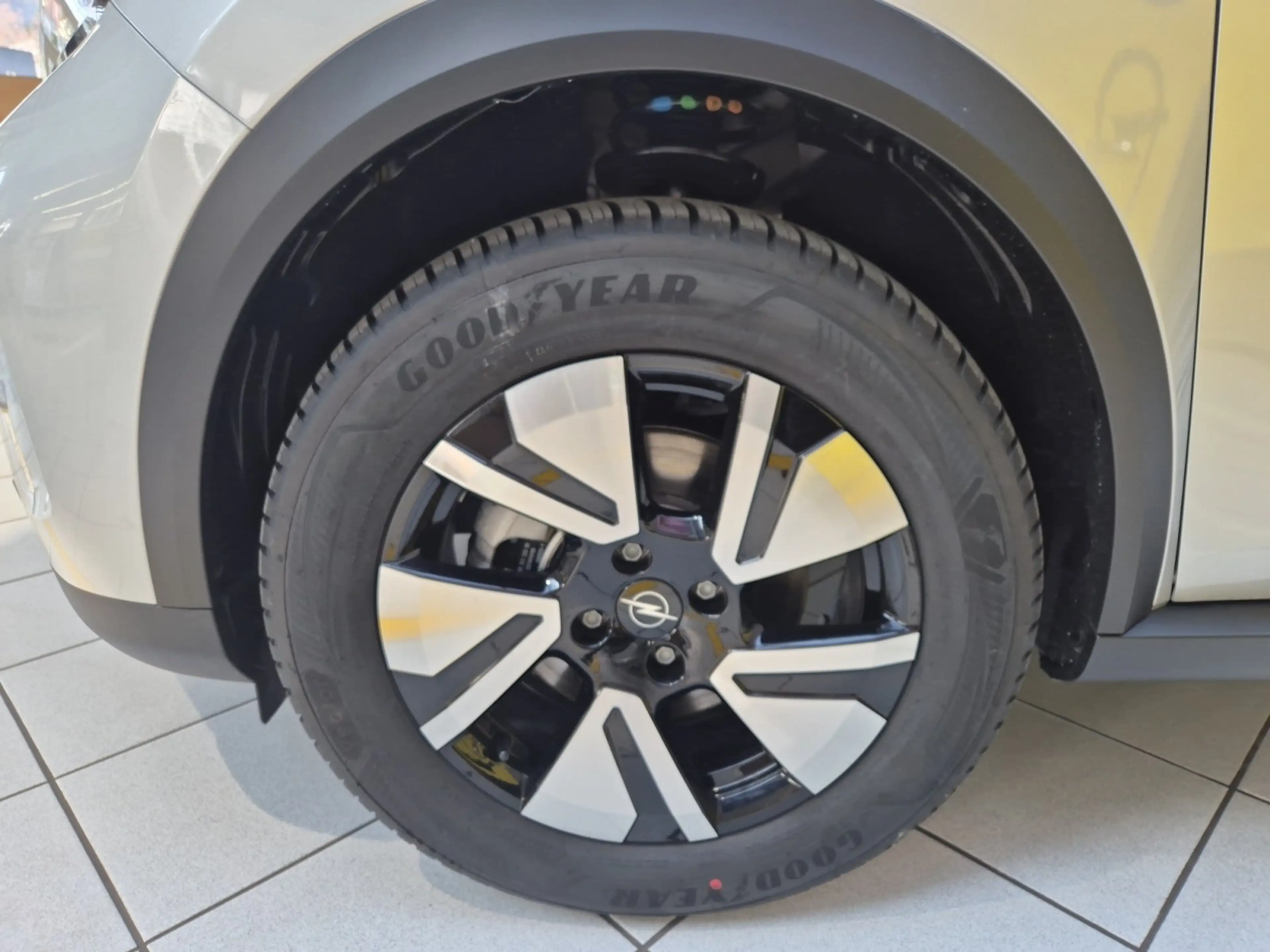 Opel Frontera Hybrid GS SHZ+LED+7 Sitzer+PDC+Carplay — photo 11