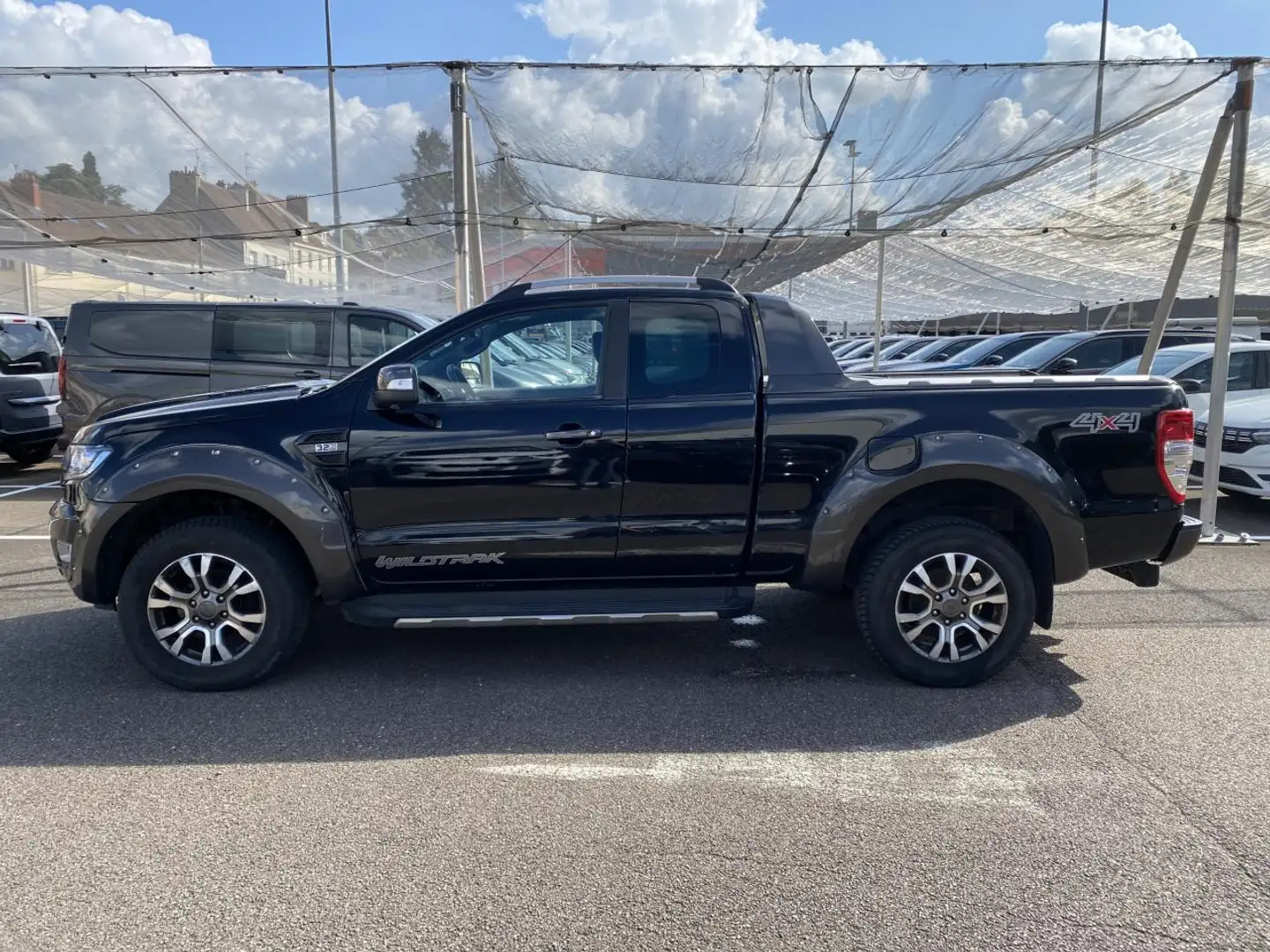 Ford Ranger III (2) SUPER CABINE 3.2 TDCI 200 WILDTRAK BVA Zwart - 2