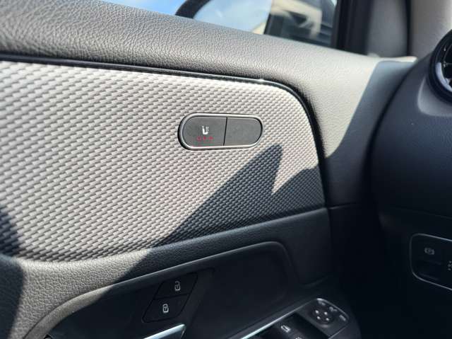 Mercedes-Benz GLA 180 2020 — vignette 17