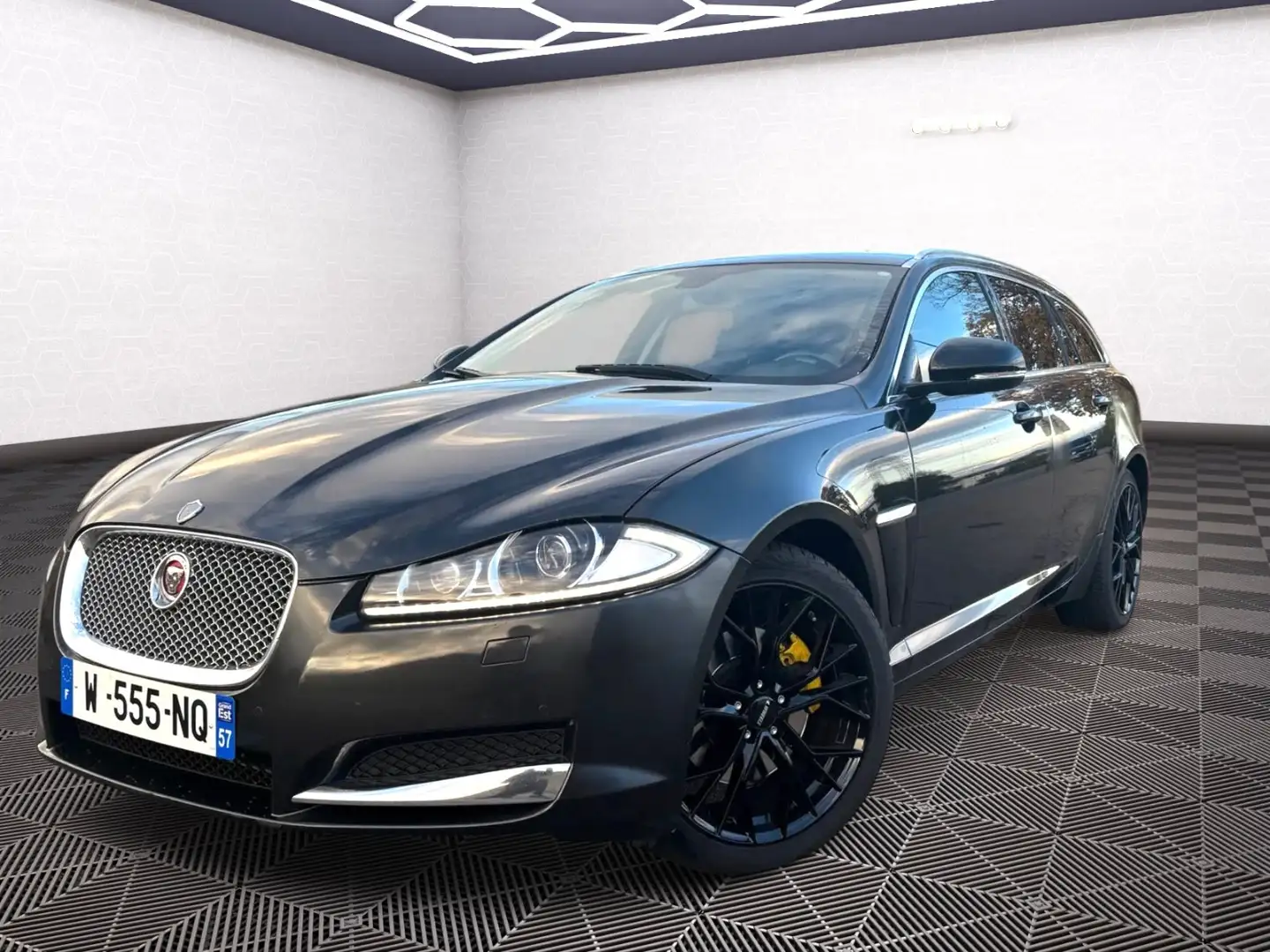 Jaguar XF LUXE PREMIUM Noir - 1