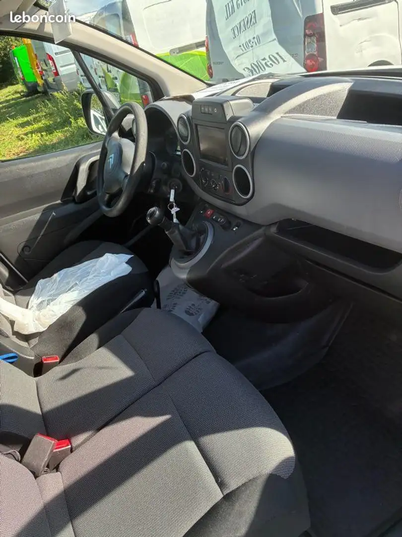 Citroen Berlingo essence 2017 65000 kil 3 places 100cv 48000 Blanc - 2