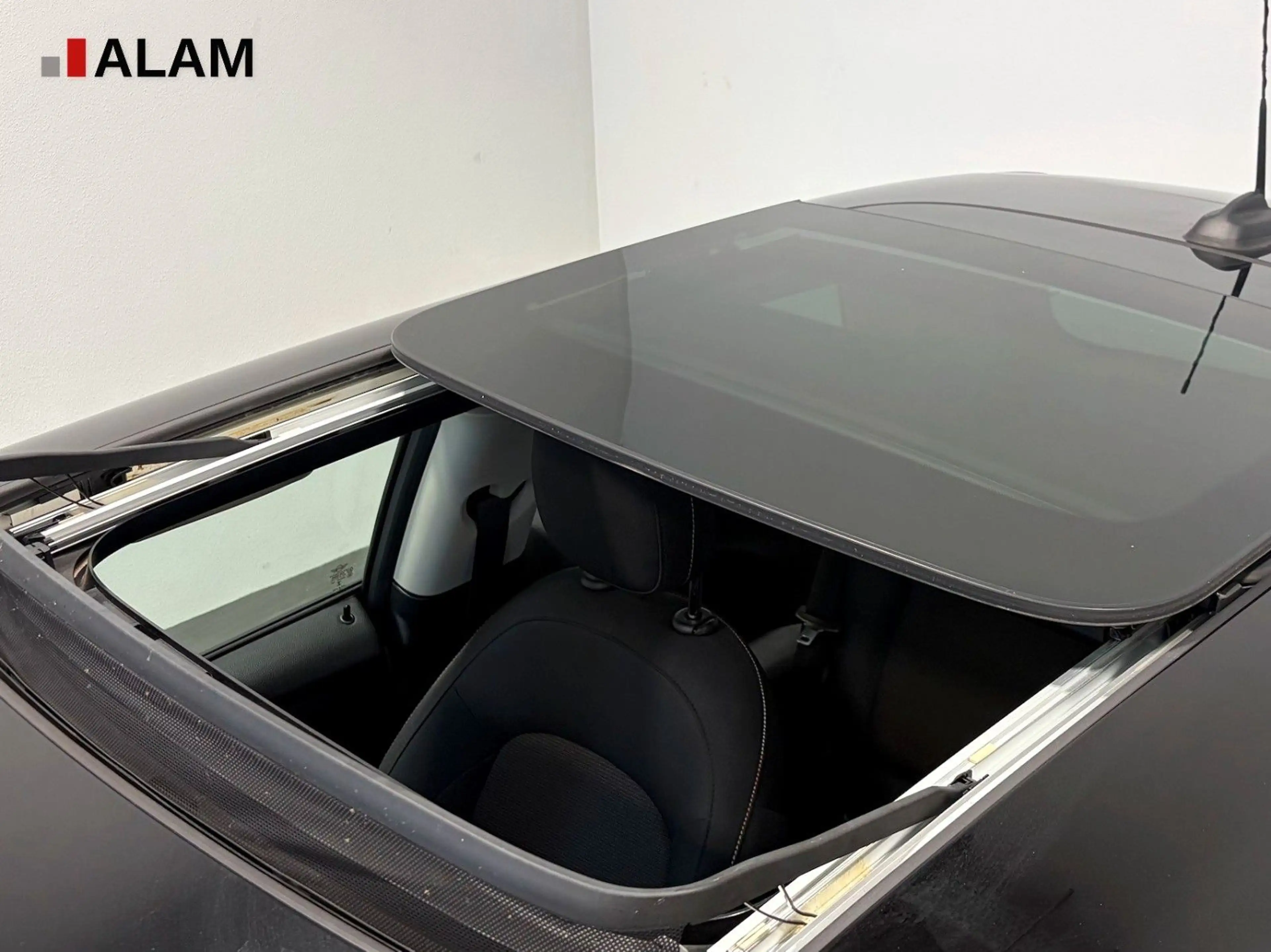 MINI One Mini 3-trg. One Essential Trim Panoramadach — photo 9