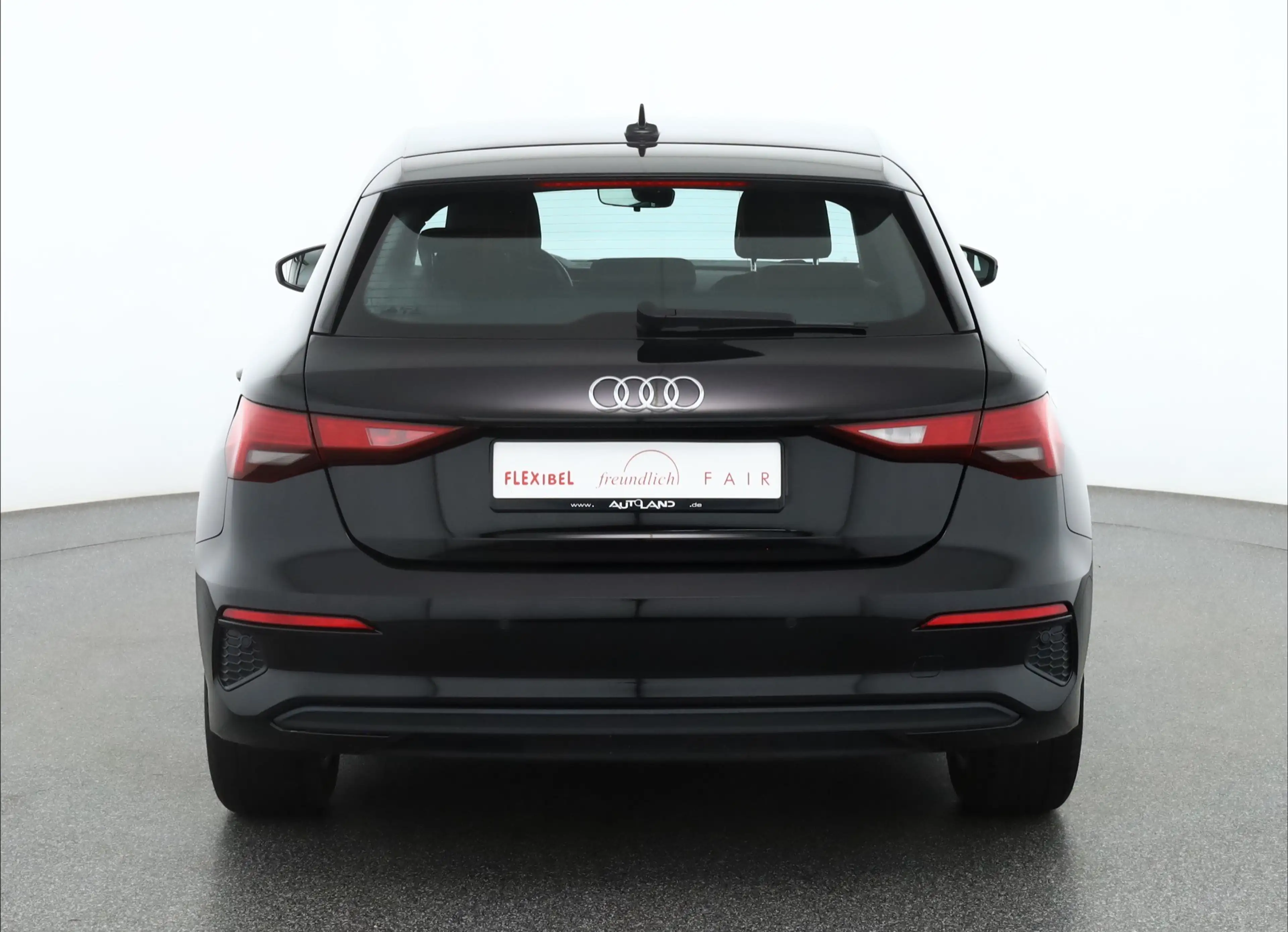 Audi A3 Sportback 35 TDI s-tronic LED Navi AHK DAB — photo 4