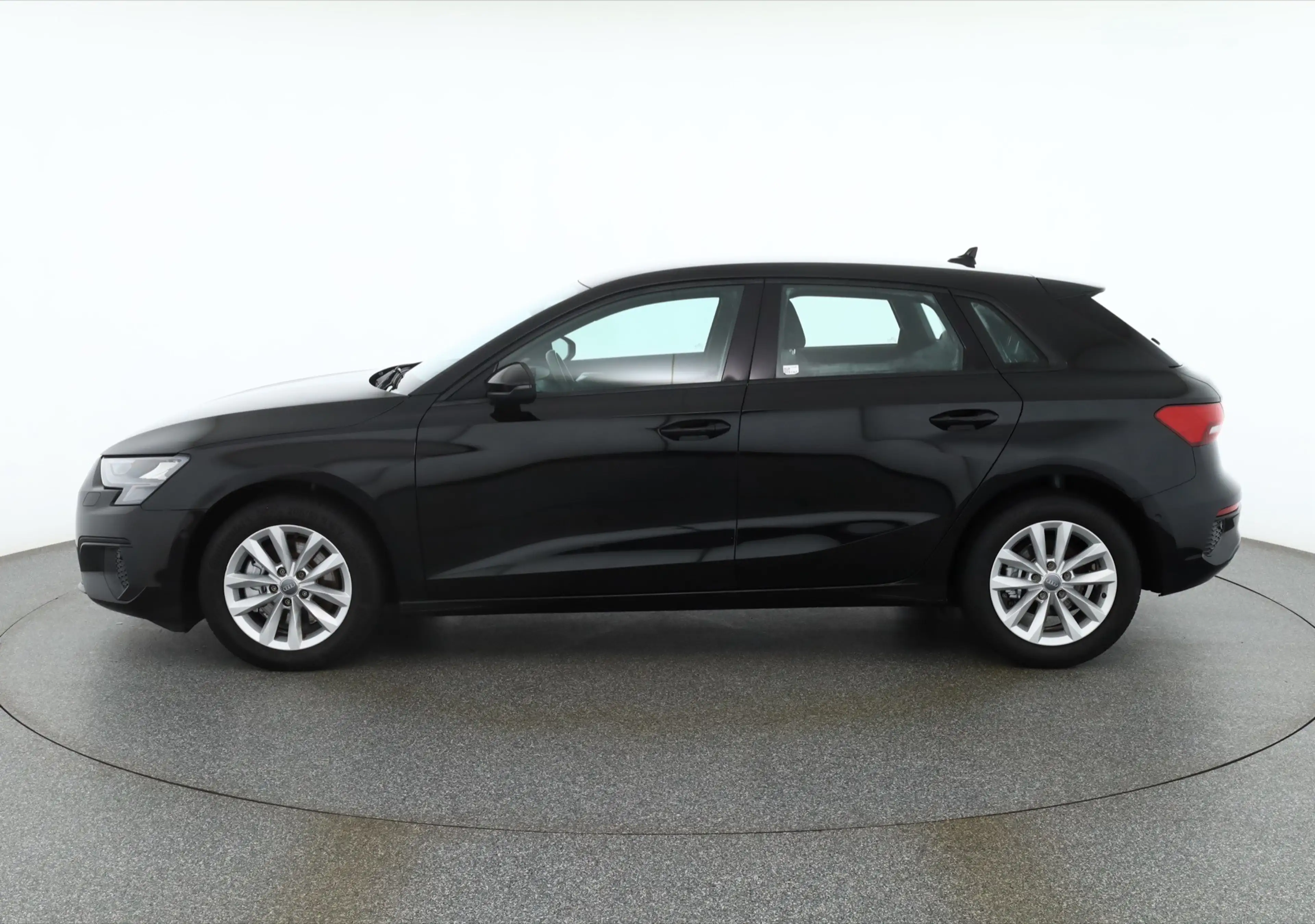 Audi A3 Sportback 35 TDI s-tronic LED Navi AHK DAB — photo 2