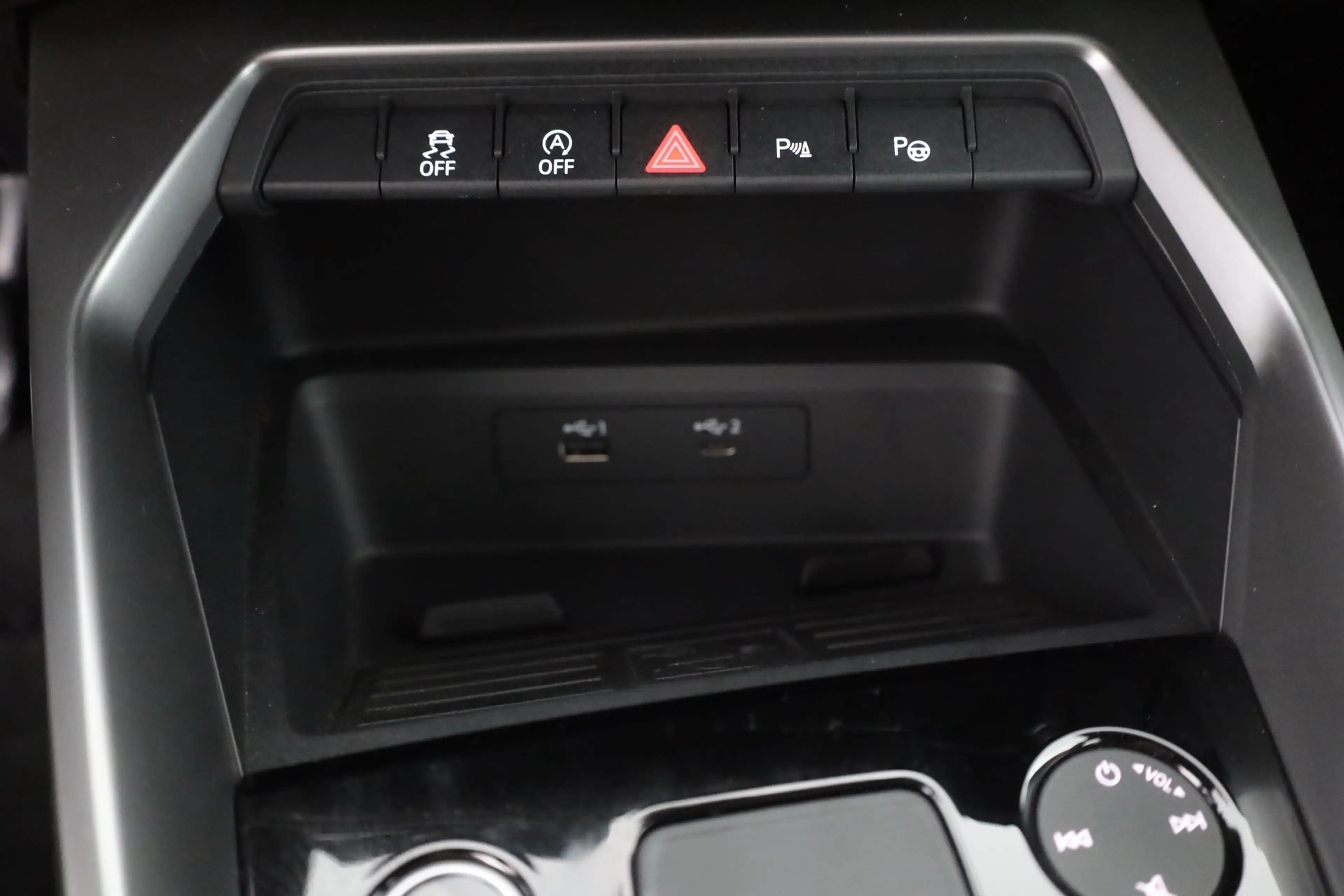 Audi A3 Sportback 35 TDI s-tronic LED Navi AHK DAB — photo 13
