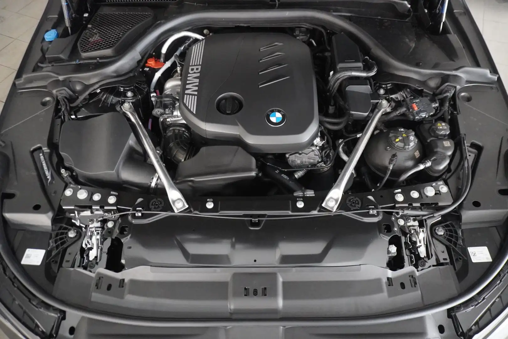 BMW 520 d xDrive Grau - 2