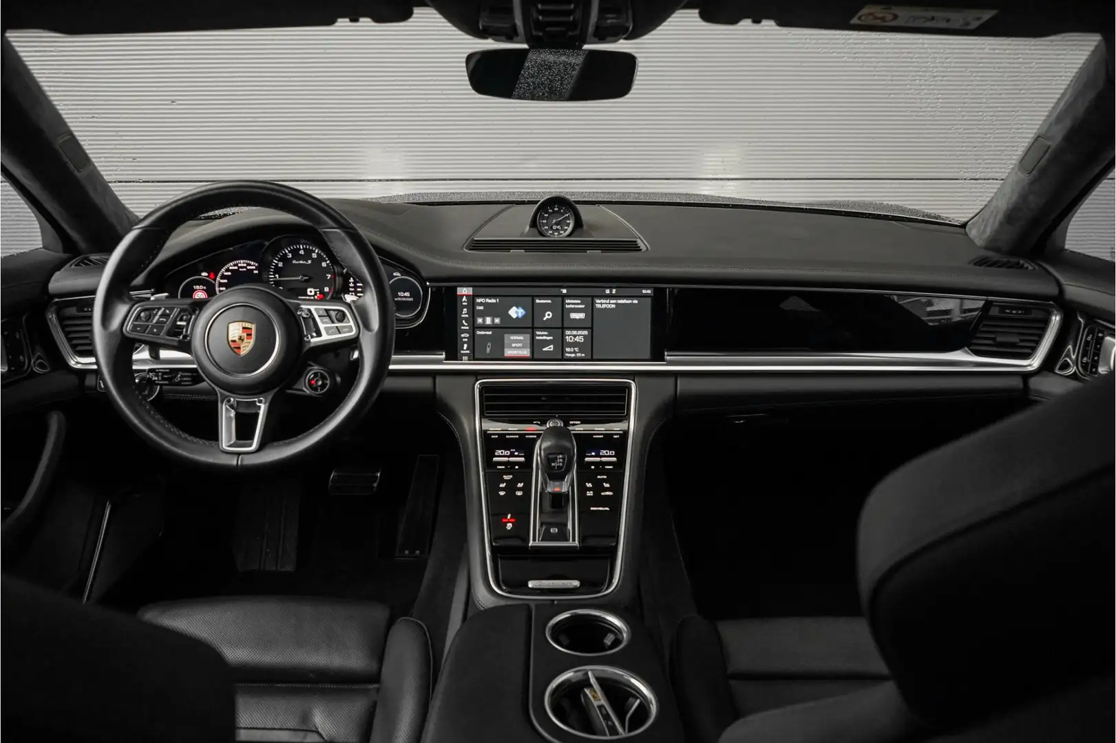 Porsche Panamera Sport Turismo 4.0 Turbo S E-Hybrid Pano Burmester Grijs - 2