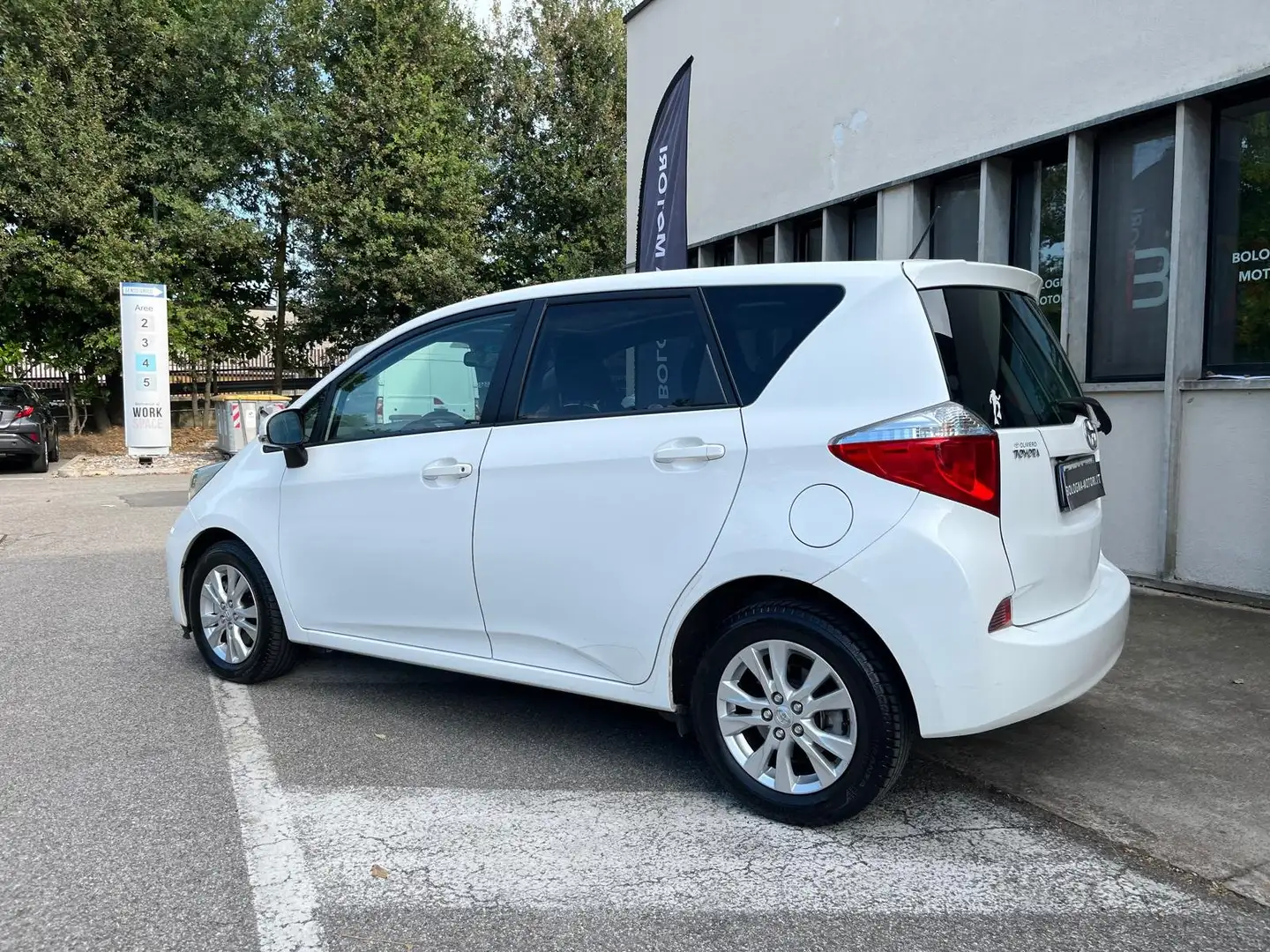 Toyota Verso-S Wit - 2
