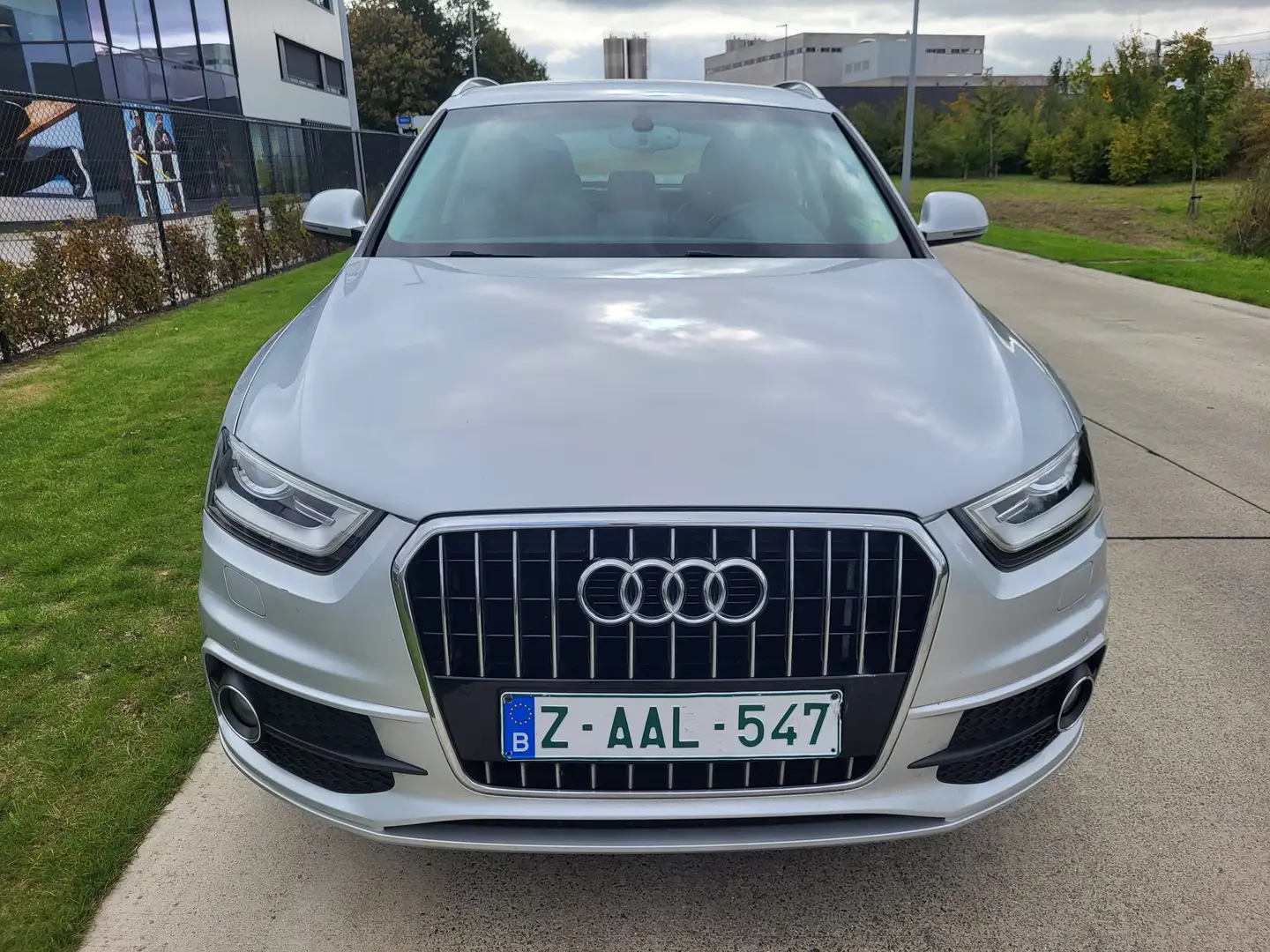 Audi Q3 Q3 1.4 TFSI S line S tronic Silber - 2
