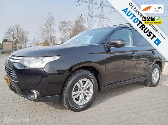 Mitsubishi Outlander 2.0/ 7 persoons Edition/clima/cruise/trekhaak