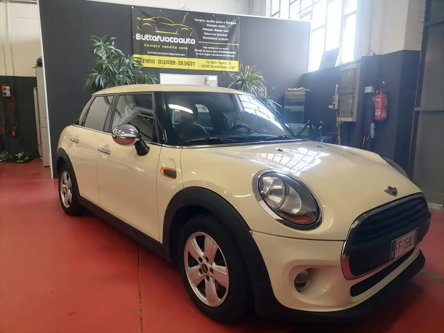 MINI One Mini IV F55-F56 2014 1.2 75cv 5p Beige - 1