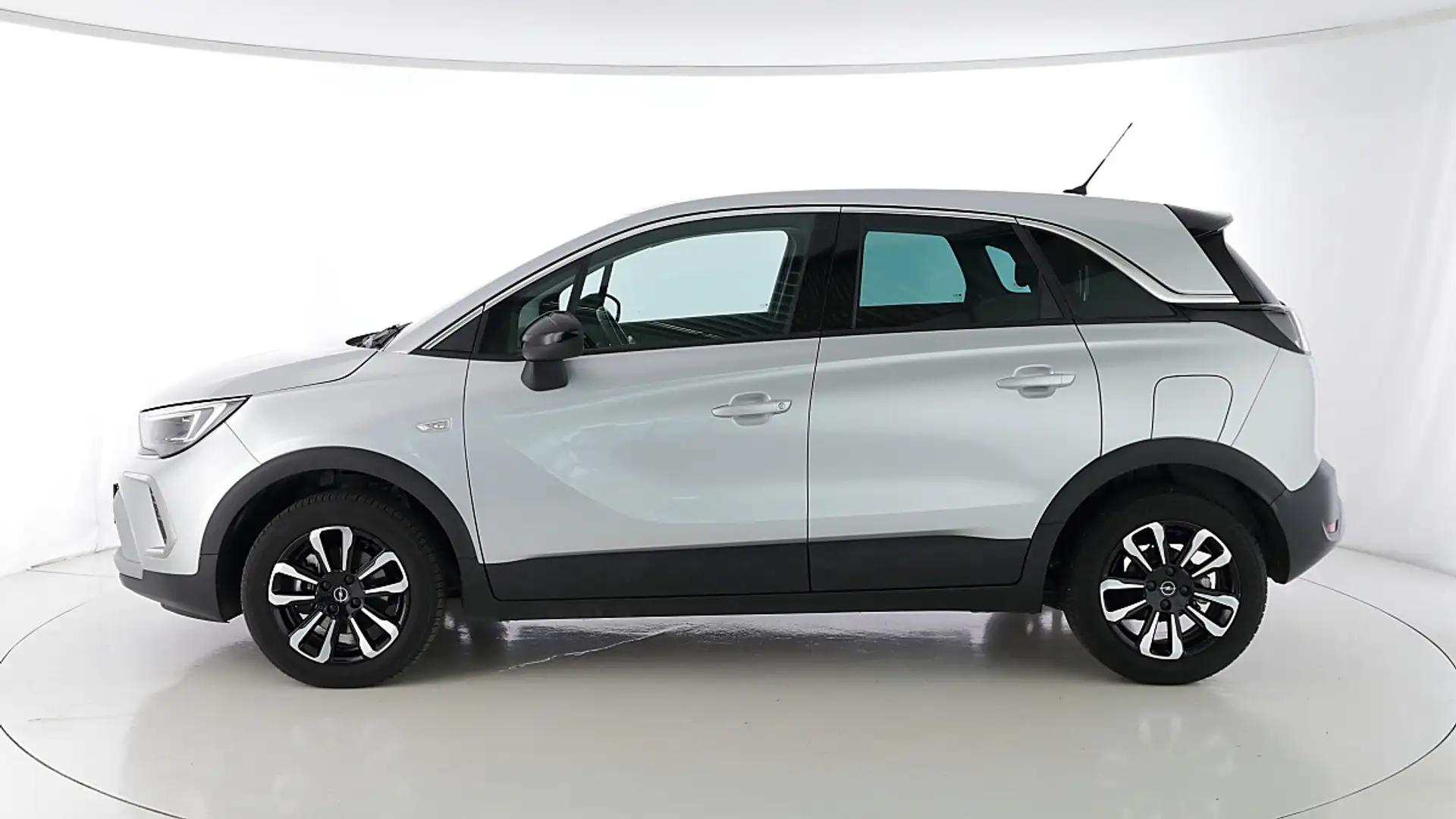 Opel Crossland Elegance 1.2 110PS MT6 R-CAM. NAVI. NSW . PDC v+h Silber - 2
