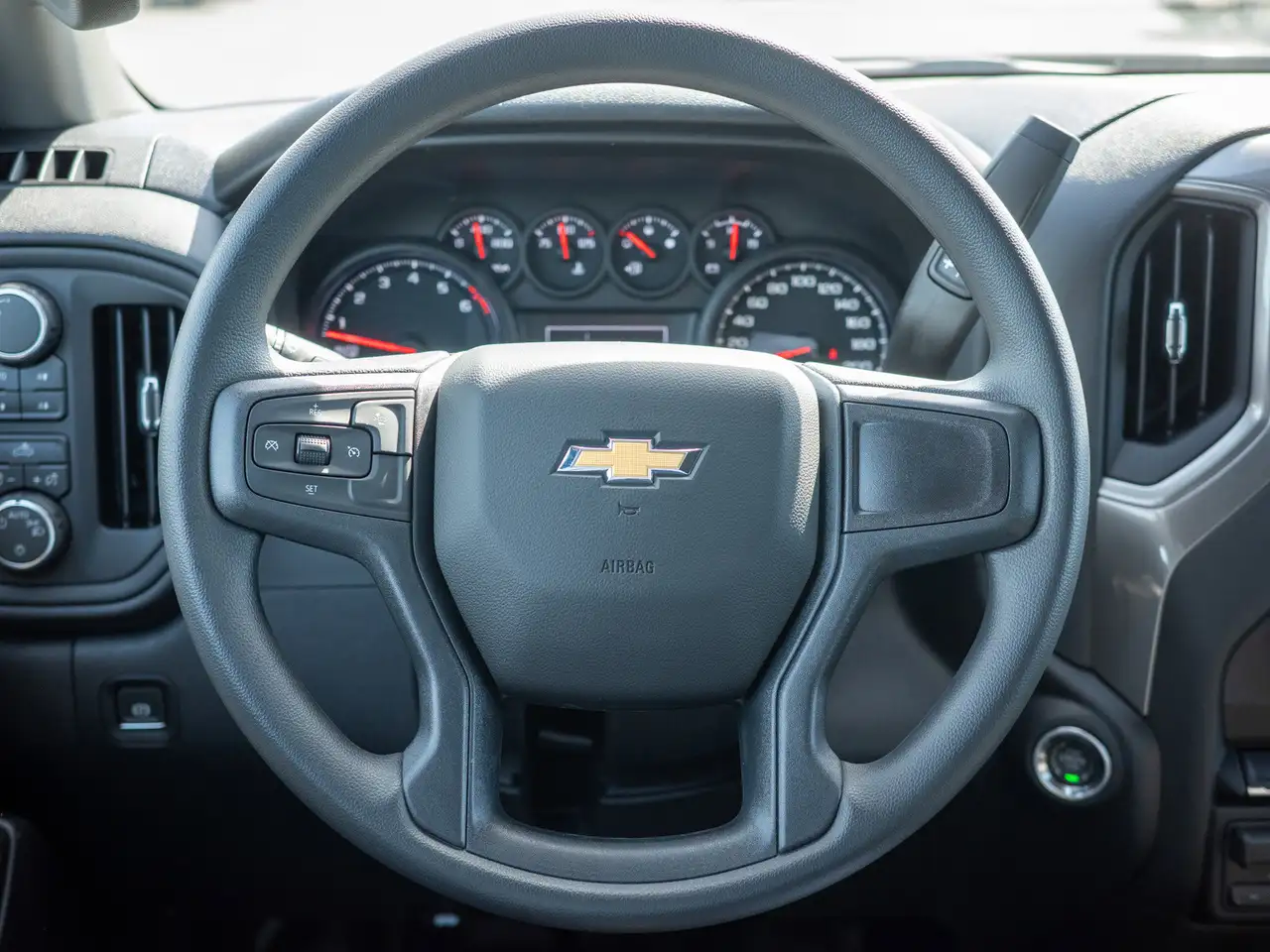 Chevrolet Silverado 1500 снимка Chevrolet Silverado 1500