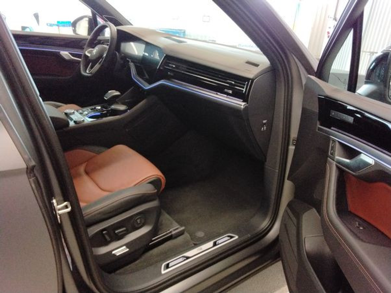 Volkswagen Touareg 3.0 V6 TDI R-Line 4Motion — photo 8