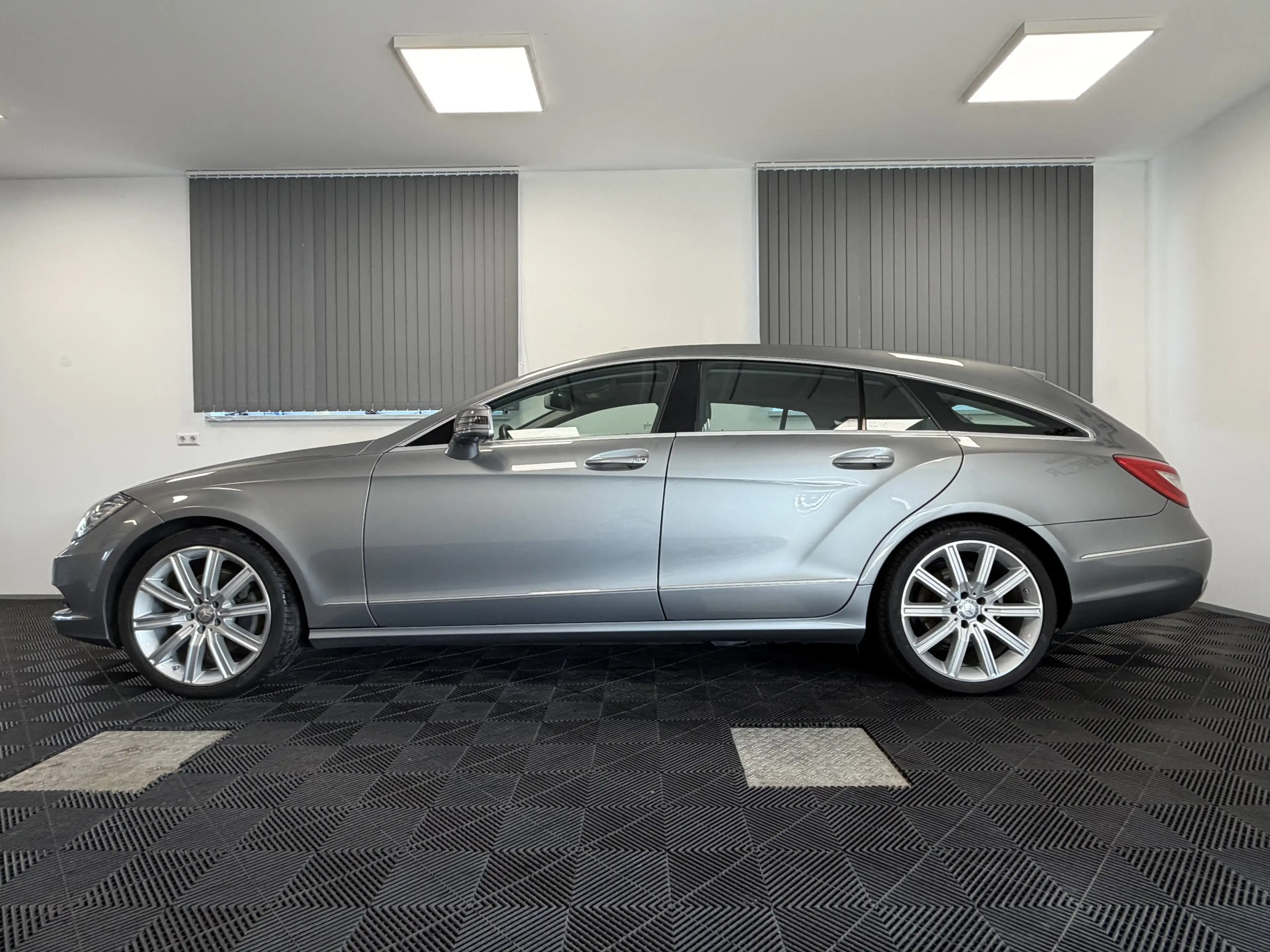 Mercedes-Benz CLS 350 CDI 4Matic Aut. HK Navi — photo 5